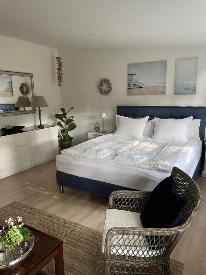 Trouville Bed & Breakfast Hornbæk Exterior foto